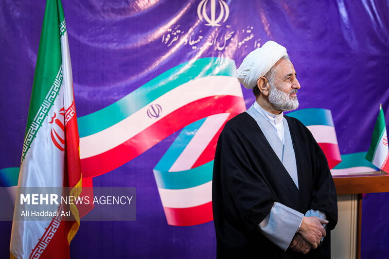 حجت الاسلام مجتبی ذوالنور در نشست شورای وحدت برای تحول حضور دارد