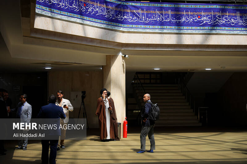 نشست شورای وحدت برای تحول صبح روز شنبه ۲۵ فروردین ۱۴۰۳ با حضور اعضای شورای وحدت و منتخبین مجلس دوازدهم در مجتمع آدینه برگزار شد