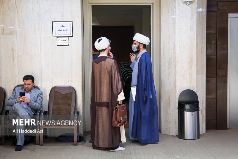 نشست شورای وحدت برای تحول صبح روز شنبه ۲۵ فروردین ۱۴۰۳ با حضور اعضای شورای وحدت و منتخبین مجلس دوازدهم در مجتمع آدینه برگزار شد