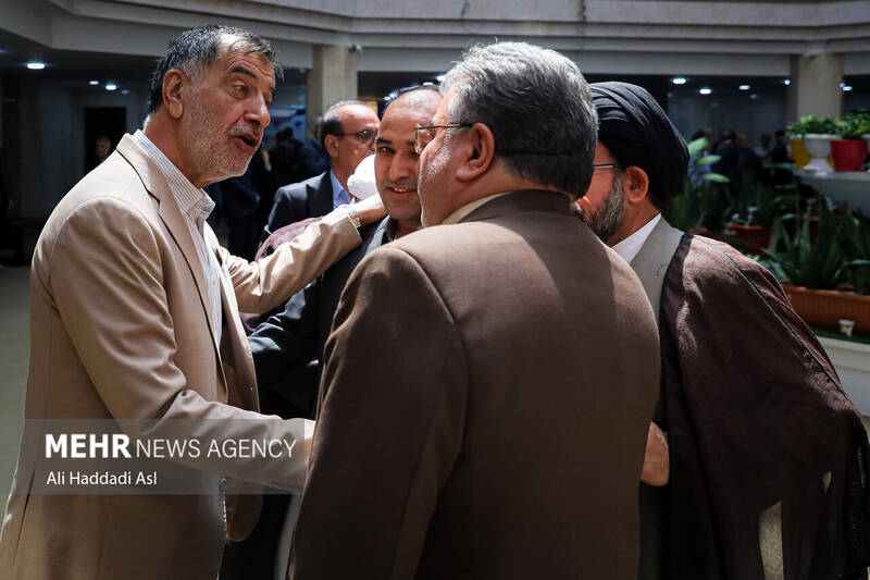 محمد رضا باهنر در نشست شورای وحدت برای تحول