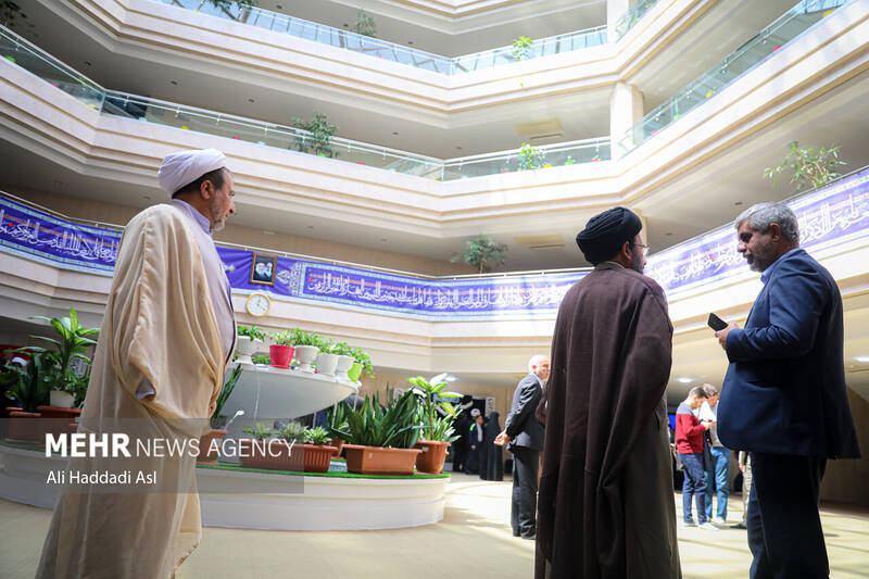 نشست شورای وحدت برای تحول صبح روز شنبه ۲۵ فروردین ۱۴۰۳ با حضور اعضای شورای وحدت و منتخبین مجلس دوازدهم در مجتمع آدینه برگزار شد