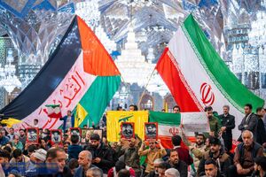 خوشحالی زادران در حرم‌ رضوی در پی حمله ایران به اسرائیل
