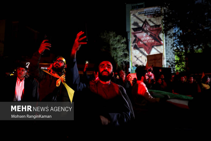 تجمع خودجوش تهرانیها در حمایت از تنبیه متجاوز