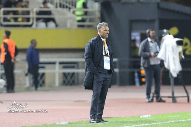 سودی که استقلال و پرسپولیس از روابط احساسی مورایس بردند/ چه شد که تهدید بزرگ سرخابیها شیر همیشگی نبود؟