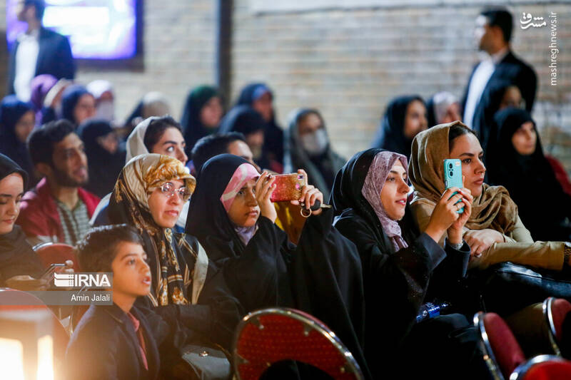 عکس / اجتماع اهالی هنر در حمایت از حمله موشکی و پهپادی به اسرائیل 12