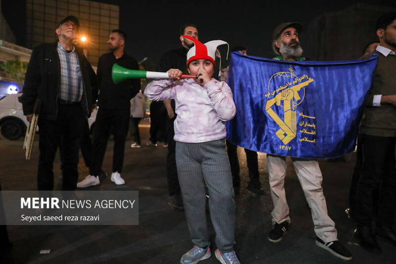 جشن سیلی خورد...