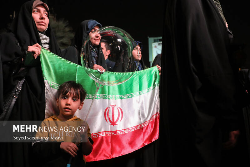 جشن سیلی خورد...