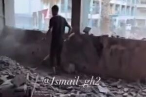 ویرانی یکی از مدارس محل اسکان آوارگان فلسطینی در غزه