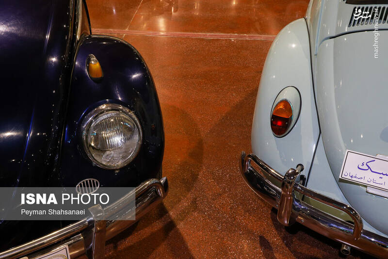 عکس / نمایشگاه خودروها و موتورسیکلت‌های کلاسیک در اصفهان 18