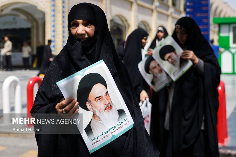 راهپیمایی مردم مشهد در حمایت از عملیات «وعده صادق»