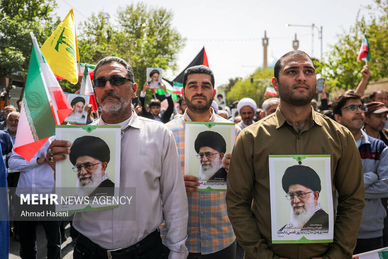 راهپیمایی مردم مشهد در حمایت از عملیات «وعده صادق»