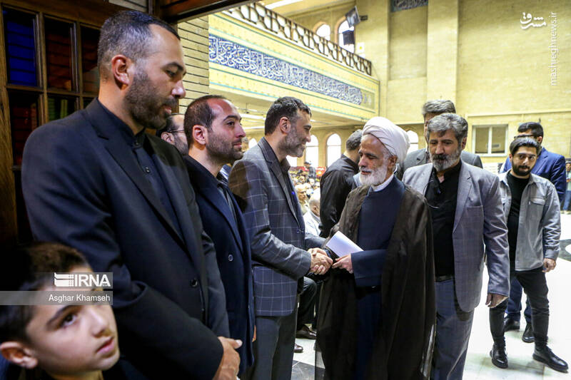 عکس / حضور شخصیت ها در مراسم ترحیم «پرویز داوودی» 32