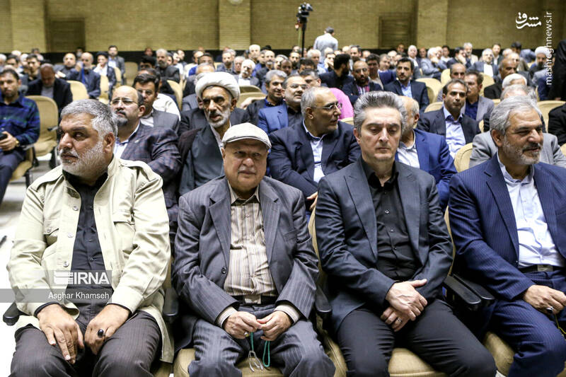 عکس / حضور شخصیت ها در مراسم ترحیم «پرویز داوودی» 33
