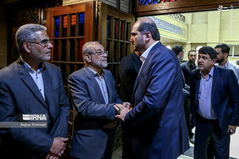 عکس / حضور شخصیت ها در مراسم ترحیم «پرویز داوودی» 36