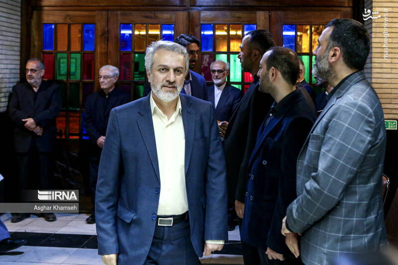 عکس / حضور شخصیت ها در مراسم ترحیم «پرویز داوودی» 37
