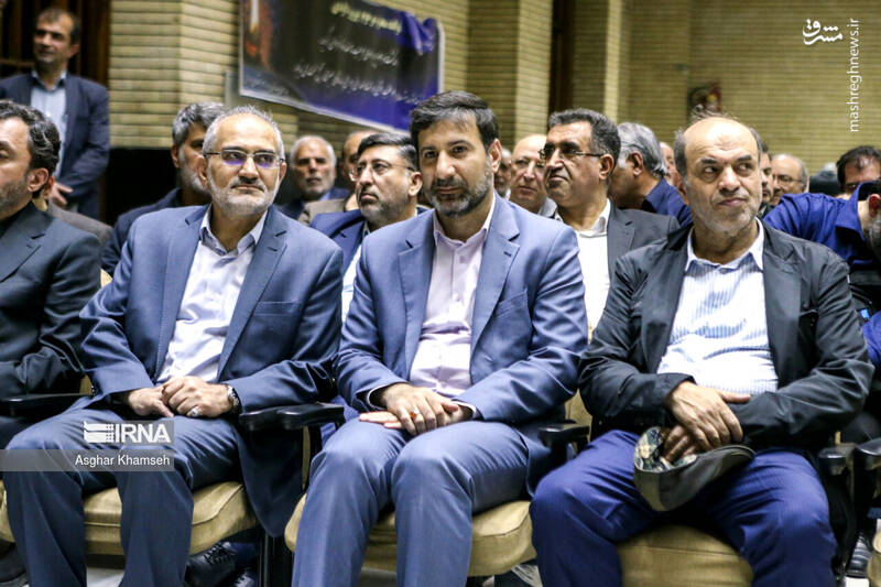 عکس / حضور شخصیت ها در مراسم ترحیم «پرویز داوودی» 45