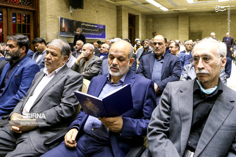 عکس / حضور شخصیت ها در مراسم ترحیم «پرویز داوودی» 52