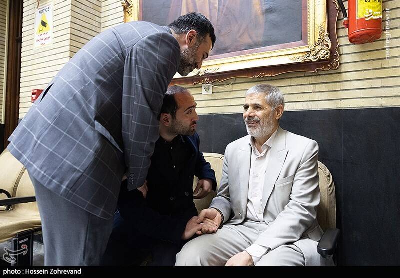 عکس / حضور شخصیت ها در مراسم ترحیم «پرویز داوودی» 57