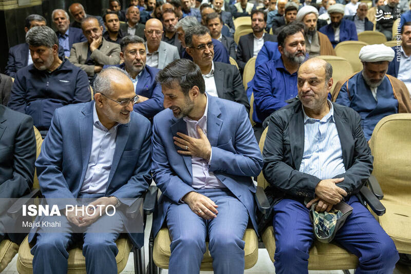 عکس / حضور شخصیت ها در مراسم ترحیم «پرویز داوودی» 59