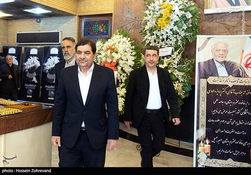 عکس / حضور شخصیت ها در مراسم ترحیم «پرویز داوودی» 2