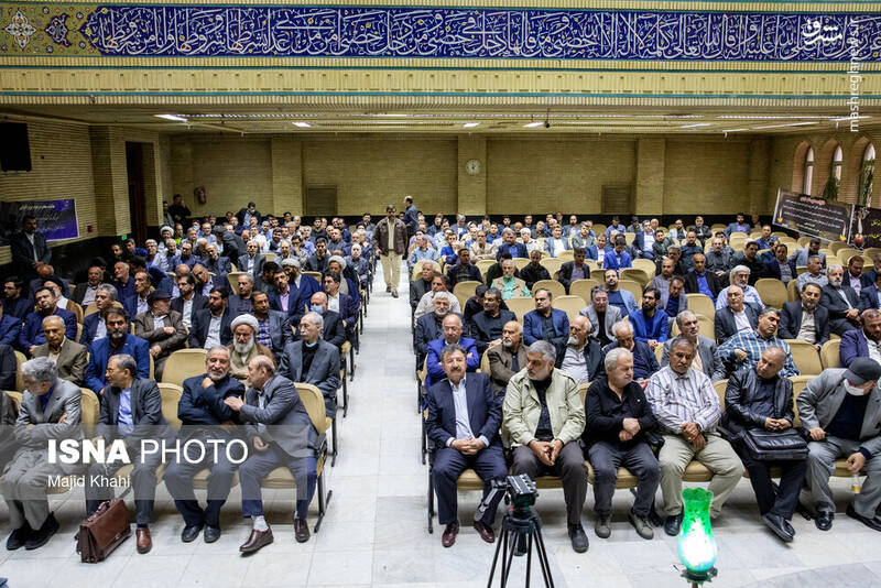 عکس / حضور شخصیت ها در مراسم ترحیم «پرویز داوودی» 60