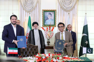 امضای اسناد همکاری مشترک میان مقامات ایران و پاکستان