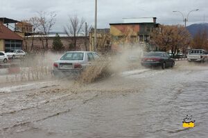 وضعیت خیابان‌های زرندِ کرمان بعد از بارش شدید باران
