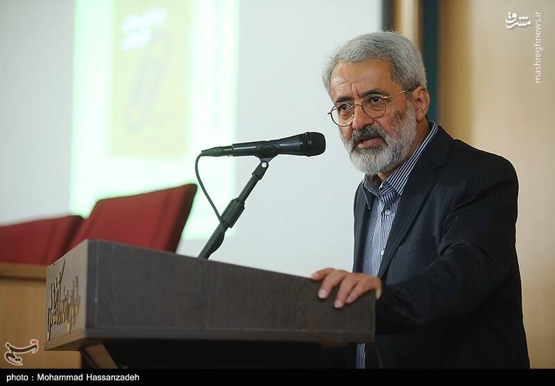 کتاب «چالشهای تاریخی» اثر سلیمی نمین رونمایی شد