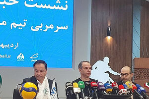 سفارشی بودن من توهین به والیبال است / هرکس مخالف من است نیاید!