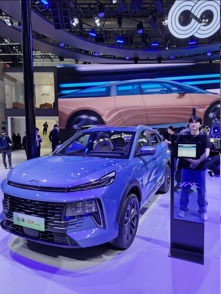 زورآزمایی جی ای سی (JAC) با غول های خودروسازی جهان در نمایشگاه پکن 2024
