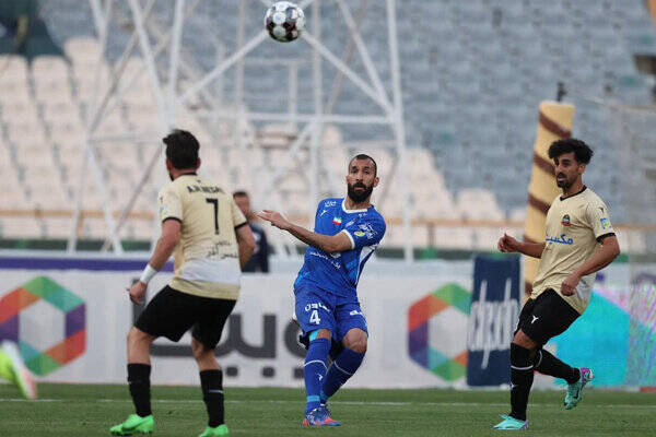 تغییرات تراکتور به ضرر استقلال است/ پرسپولیس با «خودزنی» حذف شد