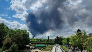 آتش‌سوزی در پایتخت آلمان/ دود سمی آسمان برلین را فرا گرفته است