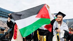 فیلم/ پرچم فلسطین در جشن فارغ‌التحصیلی در آمریکا