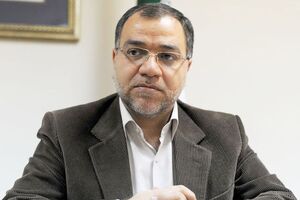 واکنش فضائلی به ادعای تحمیل برخی تصمیمها به رهبر انقلاب