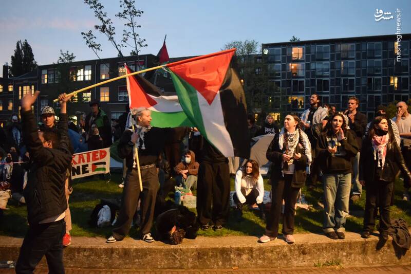 دانشجویان دانشگاه آمستردام یک اردوی همبستگی برای فلسطینیان در محوطه دانشگاه برپا کردند.