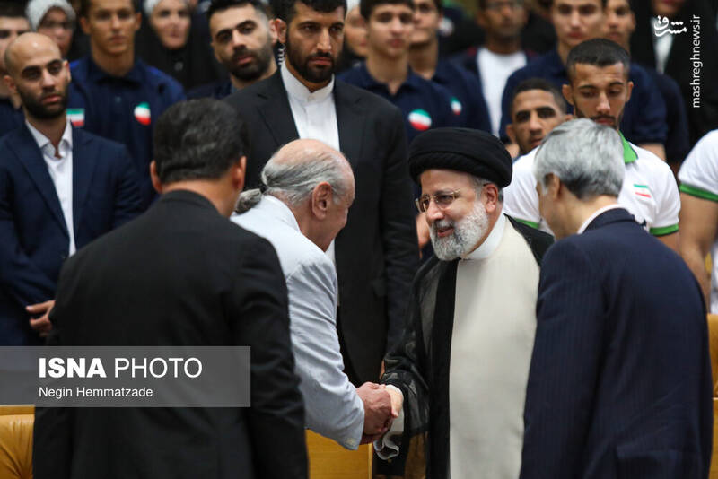 تجلیل رئیسی از مدالآوران ورزش ایران در سال ۱۴۰۲ +عکس
