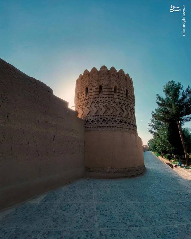 یکی از زیباترین و شاخصترین نمونههای باغ ایرانی در دل کویر