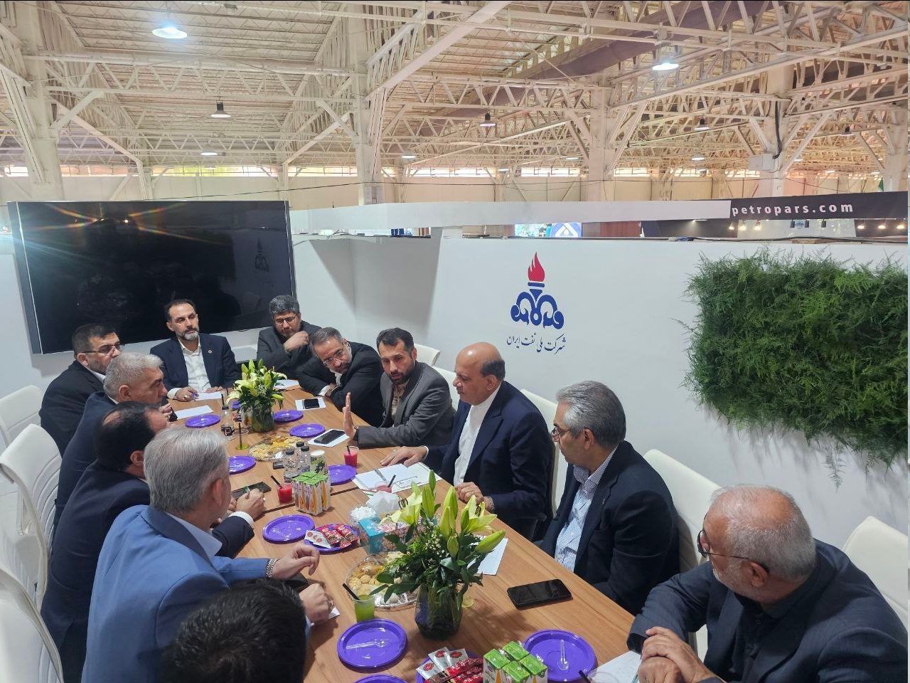 نشست مدیر عامل شرکت ملی نفت ایران با شماری از مدیران عالیرتبه شرکتهای نفت عراقی برگزار شد