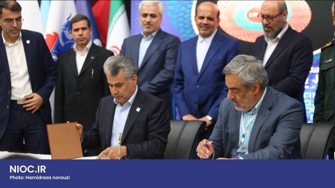 آیین انعقاد 9 قرارداد و تفاهم سرمایهگذاری در شرکت ملی نفت ایران برگزار شد