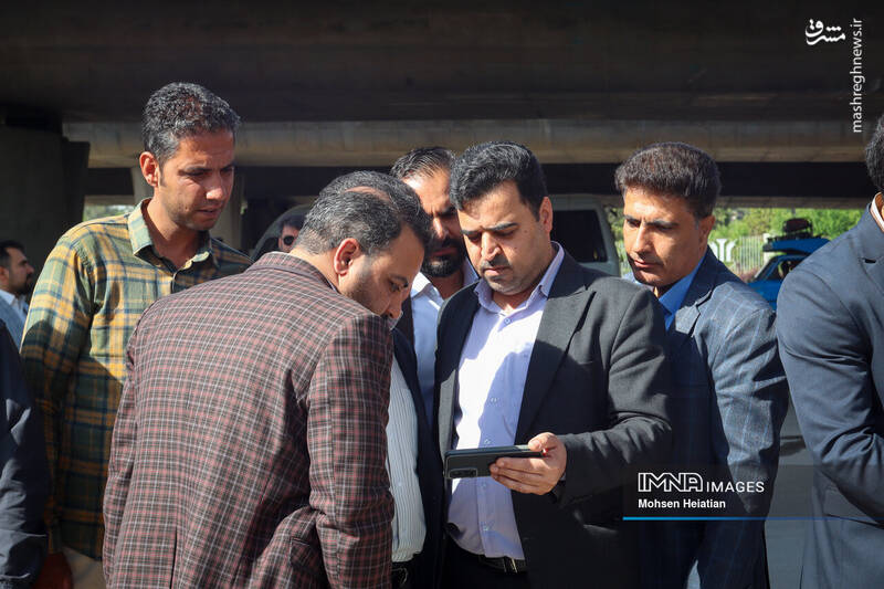 عکس / آیین رونمایی از تابلو بزرگراه شهید زاهدی در اصفهان