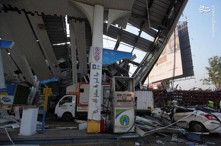 مرگ ۱۴ نفر بر اثر سقوط بیلبورد در هند +عکس