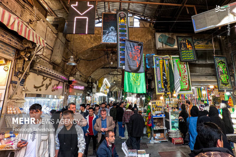 بازار تاریخی ری،که در شمال حرم حضرت عبدالعظیم حسنی (ع) قرار گرفته است. این بازار به دستور «امیرکبیر» بازسازی شده است بازار تاریخی ری،که در شمال حرم حضرت عبدالعظیم حسنی (ع) قرار گرفته است. این بازار به دستور «امیرکبیر» بازسازی شده است