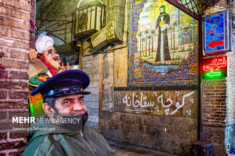 سقاخانه که بيش از 70 سال دارد و بعيد نيست که حتي قدمتي برابر با خود بازار نيز داشته باشد سقاخانه که بيش از 70 سال دارد و بعيد نيست که حتي قدمتي برابر با خود بازار نيز داشته باشد