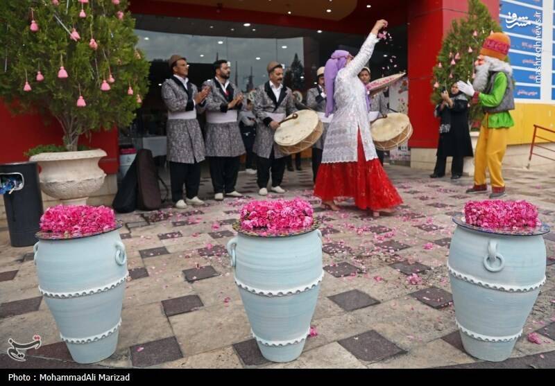 عکس/ جشنواره گل و گلاب در محلات