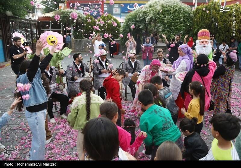 عکس/ جشنواره گل و گلاب در محلات
