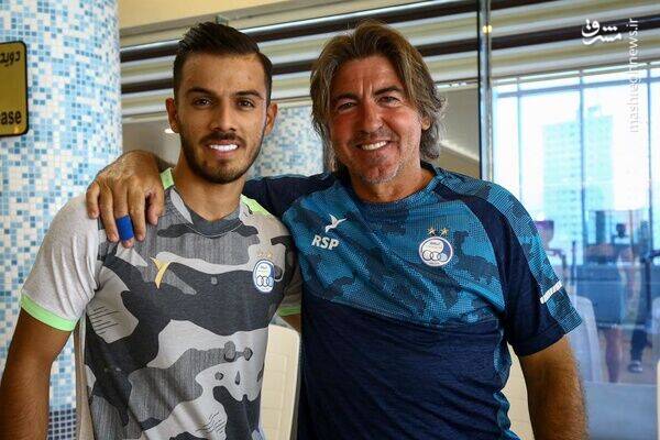 بازیکن فرهاد مجیدی به داد نکونام رسید