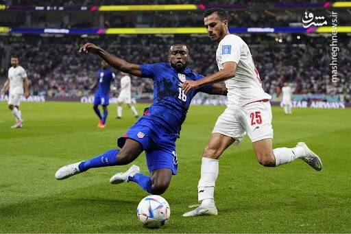 بازیکن فرهاد مجیدی به داد نکونام رسید