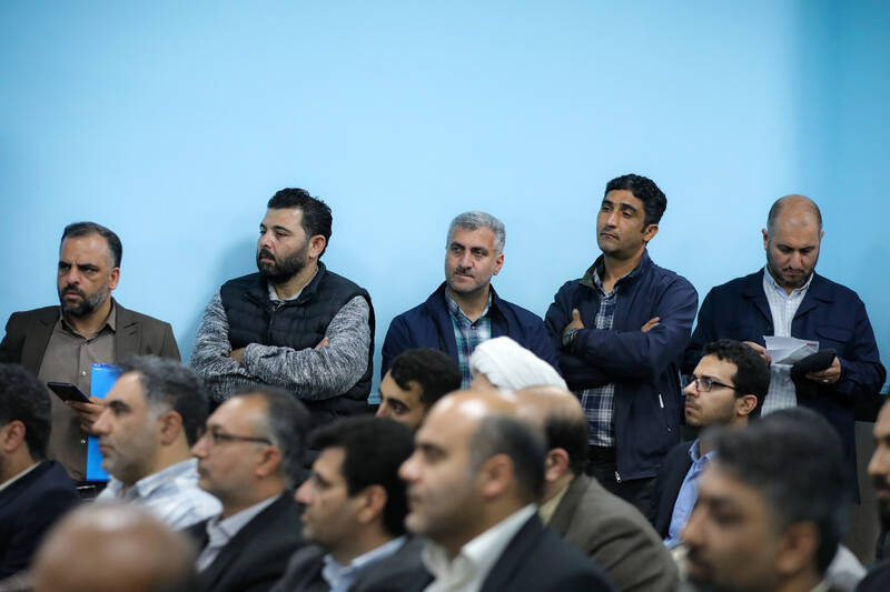 عکس/ نشست رئیسی با فعالان عرصه تولید مازندران