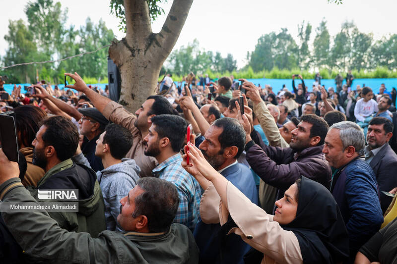 عکس / حضور رئیس جمهور در روستای خرم کلا - مازندران 15