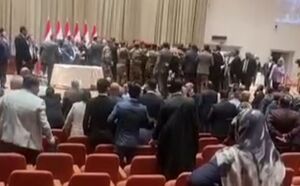 زد وخورد در داخل پارلمان عراق!